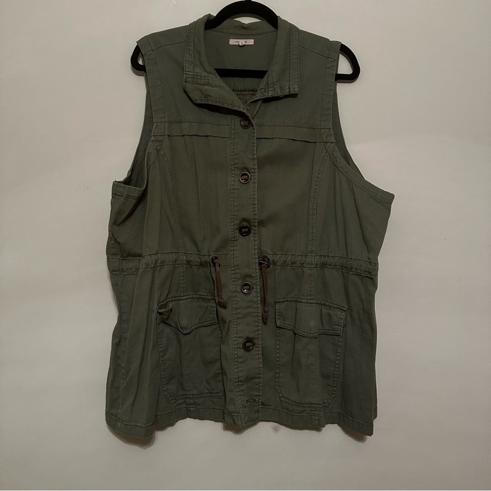 Maurice’s Olive Green Sleeveless Utility Vest